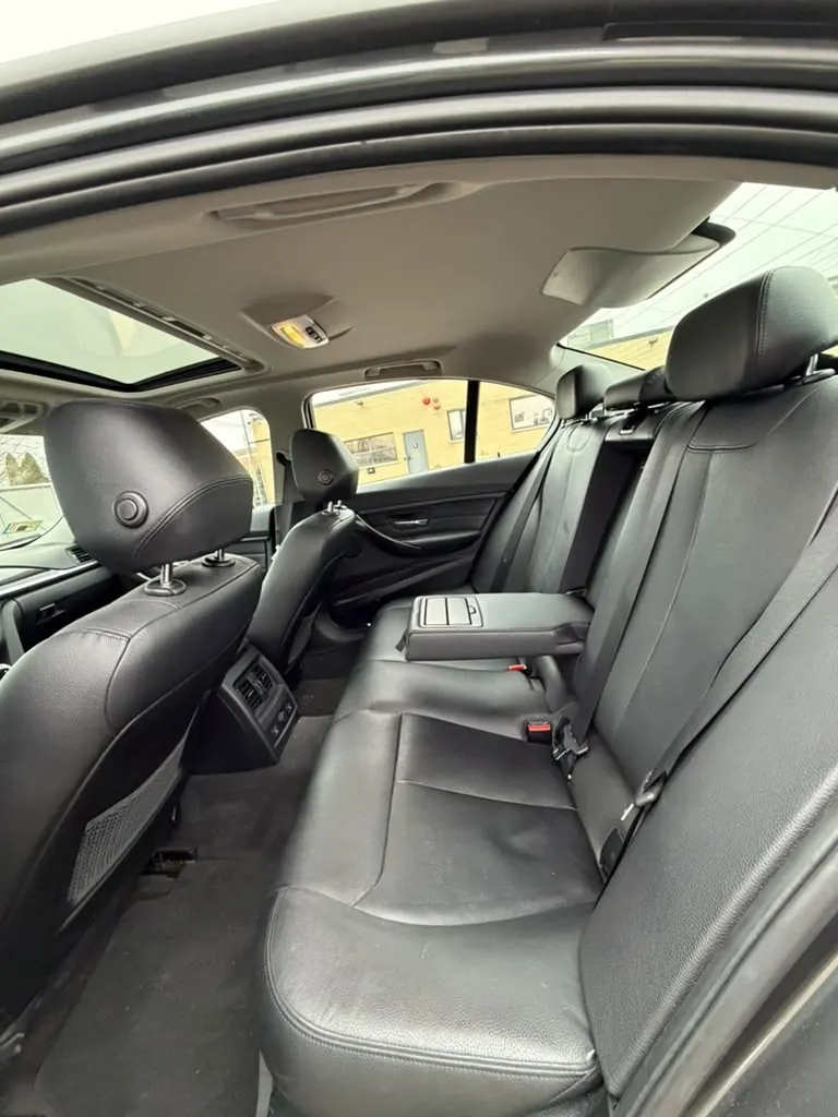 BMW 328i 12