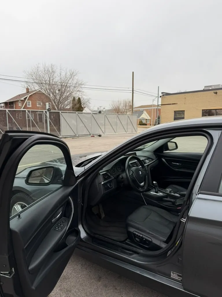 BMW 328i 7