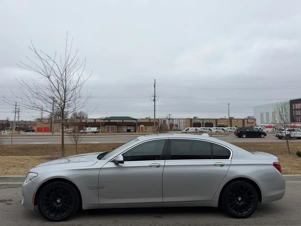 BMW 7 Series 1