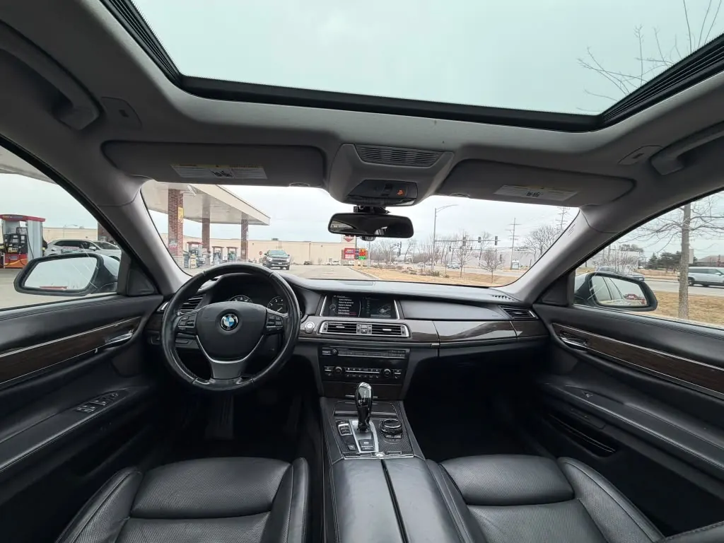 BMW 7 Series 8