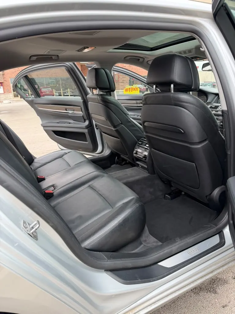 BMW 7 Series 9