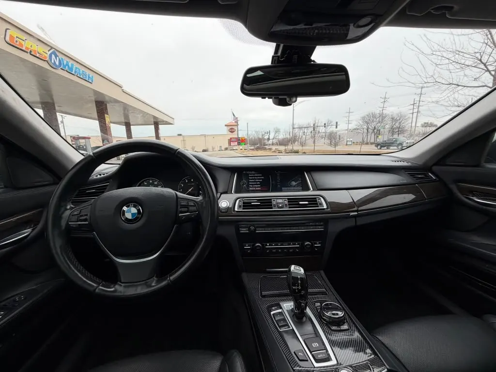 BMW 7 Series 10