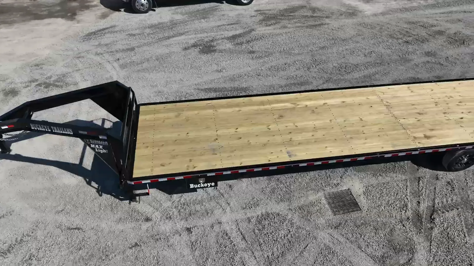Buckeye gooseneck flatbed with a wood deck