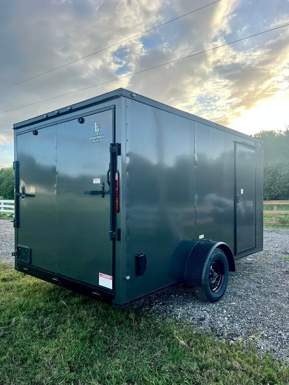 7x12 Enclosed Trailer, side door photo 4