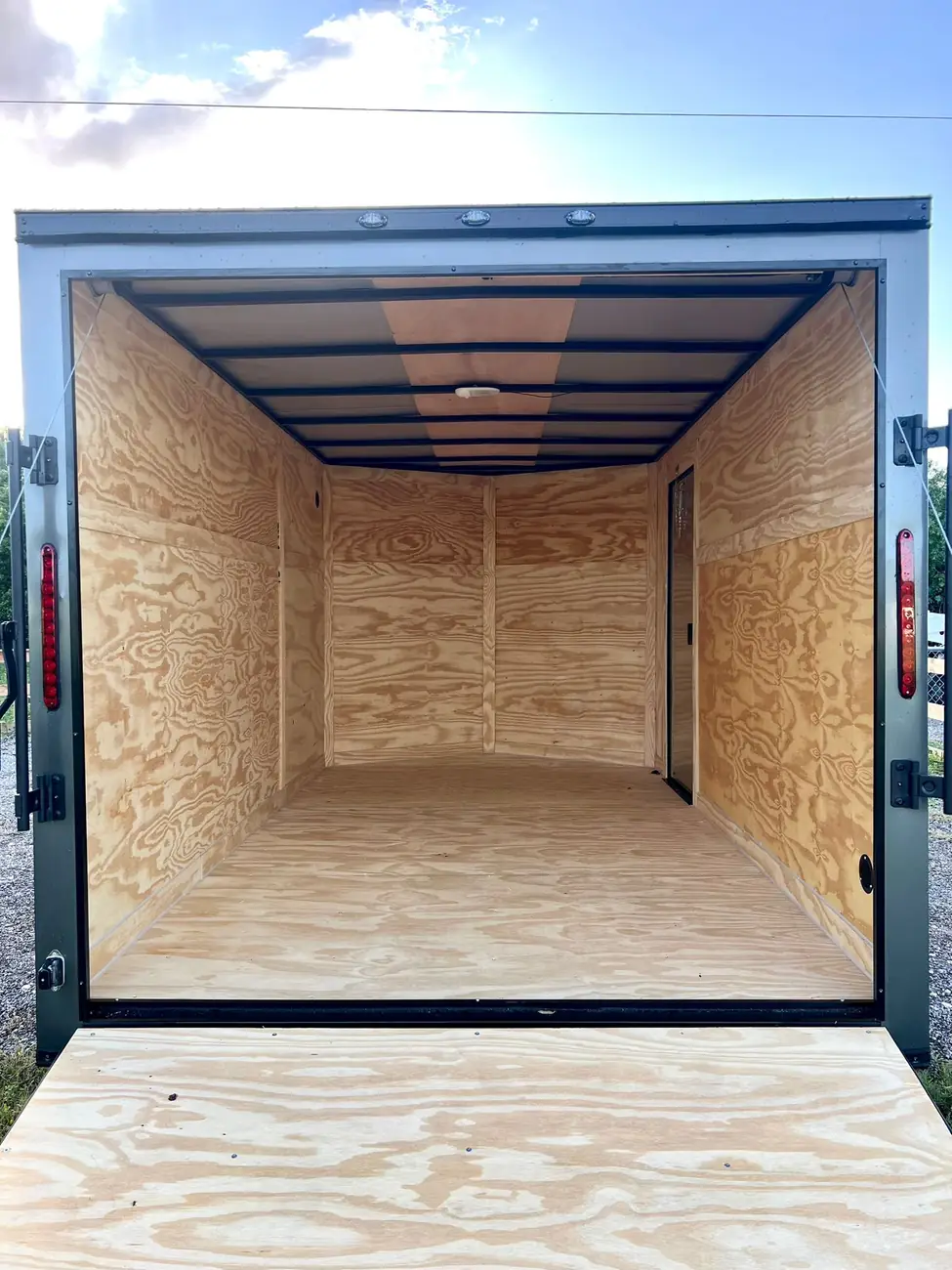 7x12 Enclosed Trailer, side door photo 8